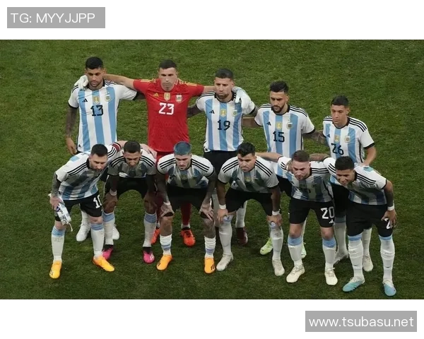 从草根到巨星足球明星背后的奋斗与坚持故事