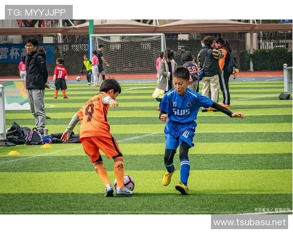 儿时足球明星回顾那些曾经闪耀绿茵场的童年偶像与他们的成长故事 儿时足球明星回顾那些曾经闪耀绿茵场的童年偶像与他们的成长故事