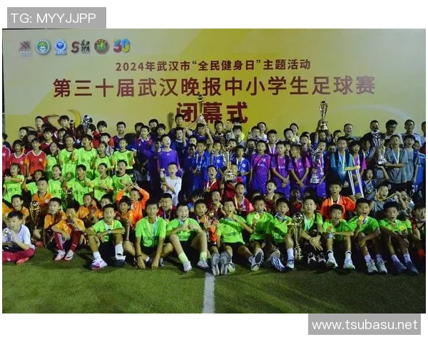 武汉足球明星足球赛门票热销球迷狂欢期待精彩对决 武汉足球明星足球赛门票热销球迷狂欢期待精彩对决